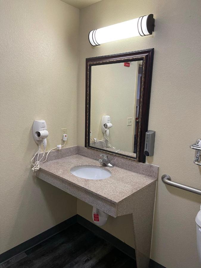 Nature Inn & Suites Wichita Falls Esterno foto